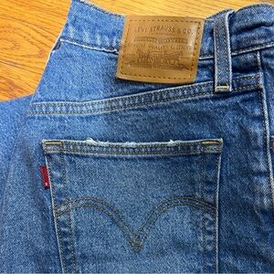 New Levi’s high waisted tee straight leg jean